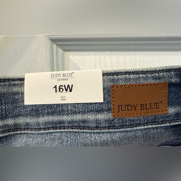 Judy Blue Jeans Womens Size 16W Skinny Fit High Waist Button Fly Distressed NWT - Picture 3 of 10